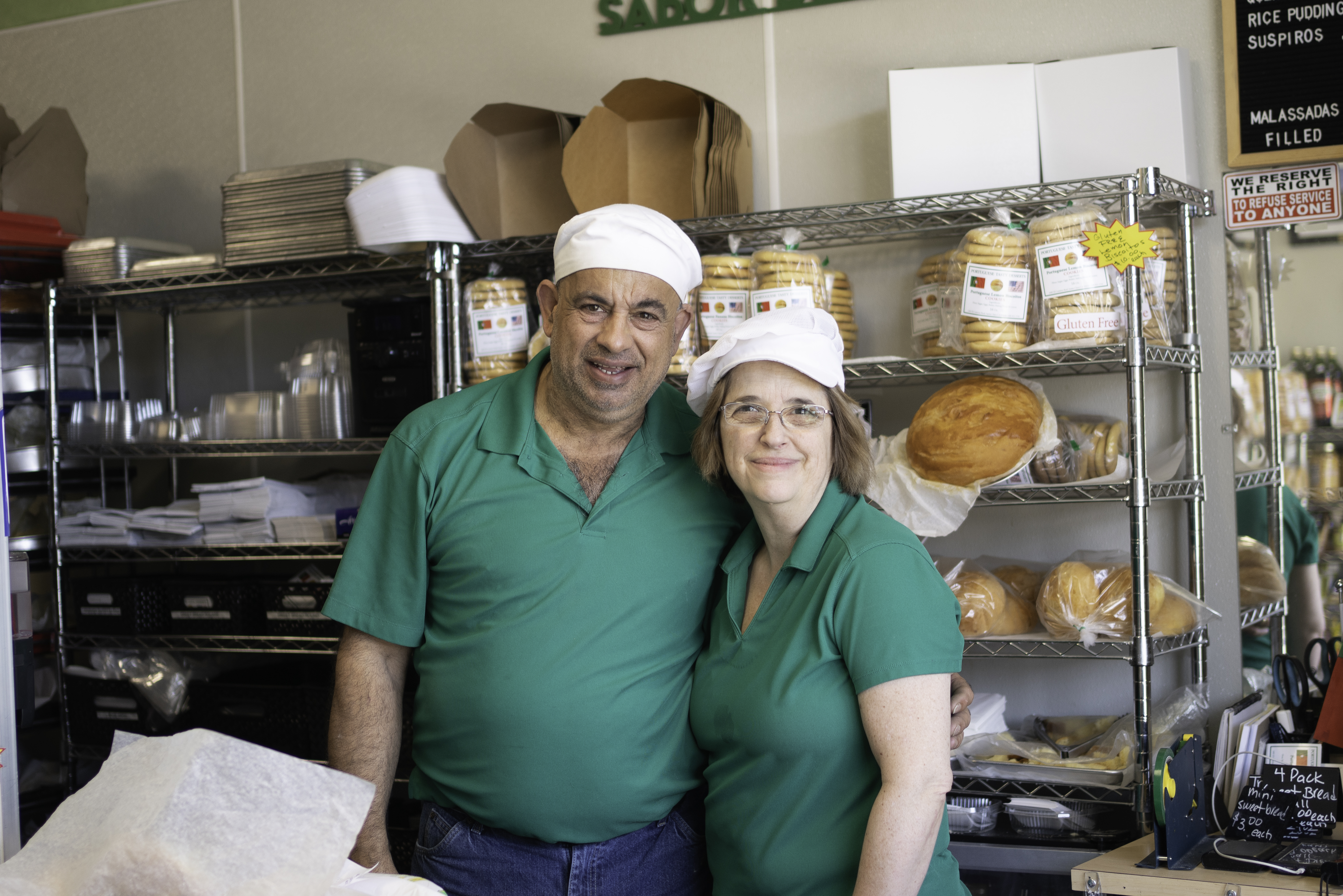 Photo of the bakery's owners, Nelio, on the left, and Teresa, on the right